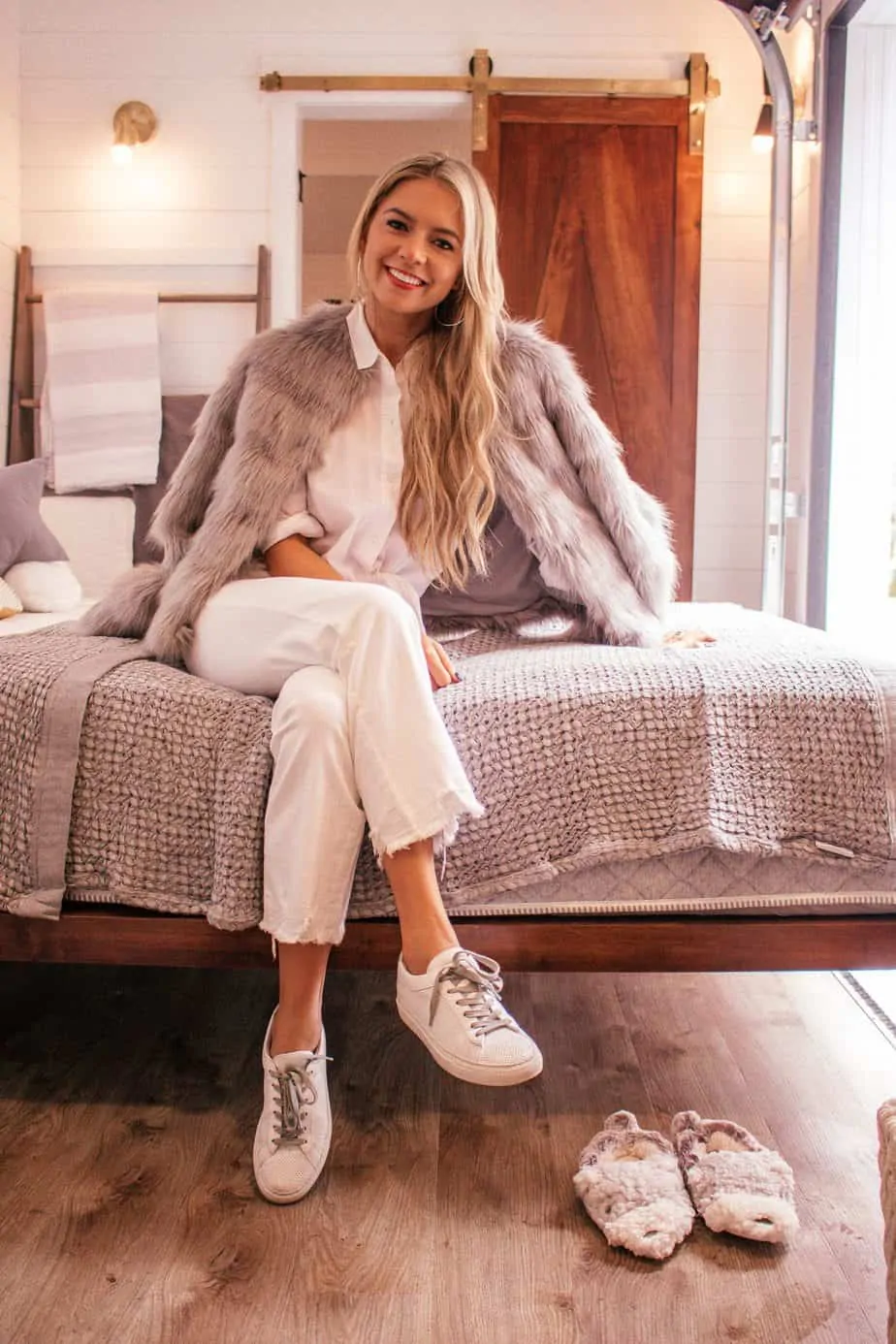 white sneaker outfit inspo