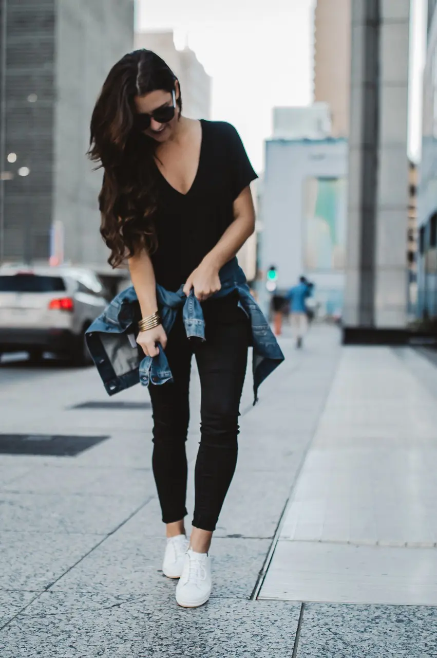 sneaker black denim